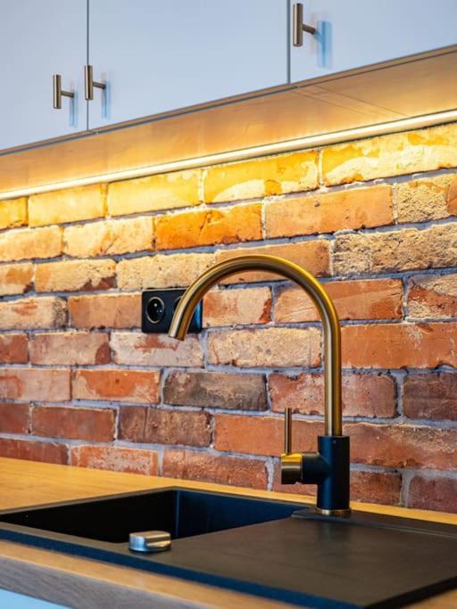 Chic Apartment In Historic Koneser Area Warsaw Ngoại thất bức ảnh