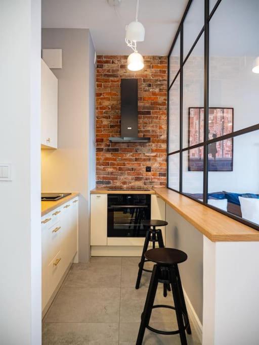 Chic Apartment In Historic Koneser Area Warsaw Ngoại thất bức ảnh