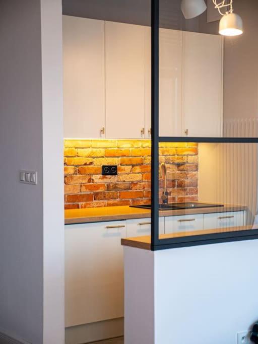 Chic Apartment In Historic Koneser Area Warsaw Ngoại thất bức ảnh