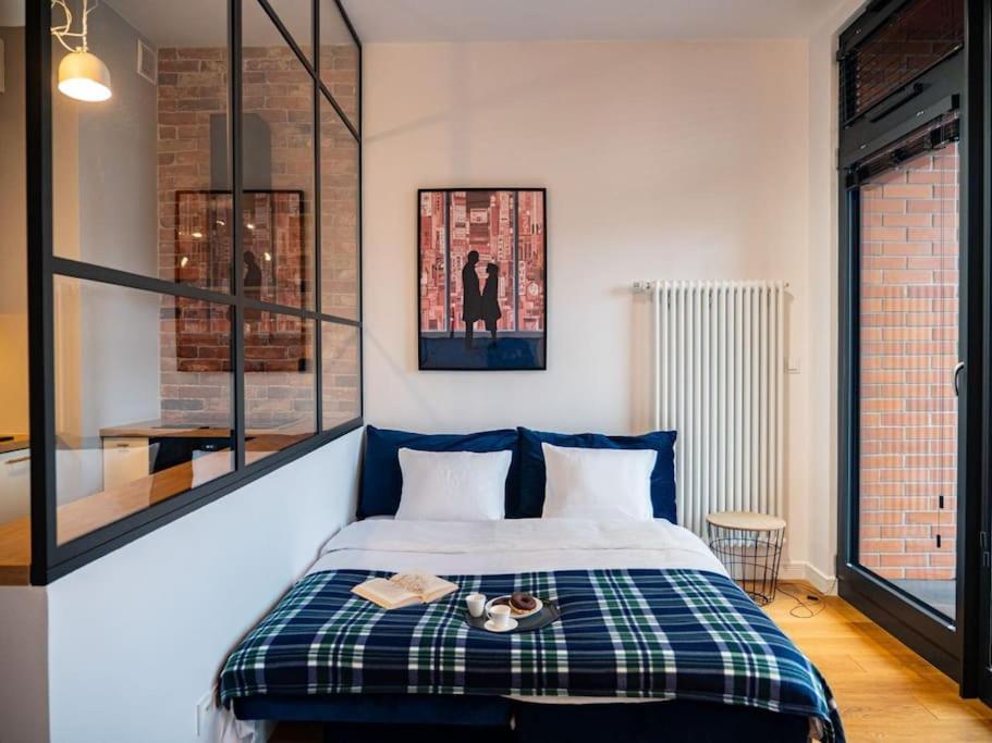 Chic Apartment In Historic Koneser Area Warsaw Ngoại thất bức ảnh