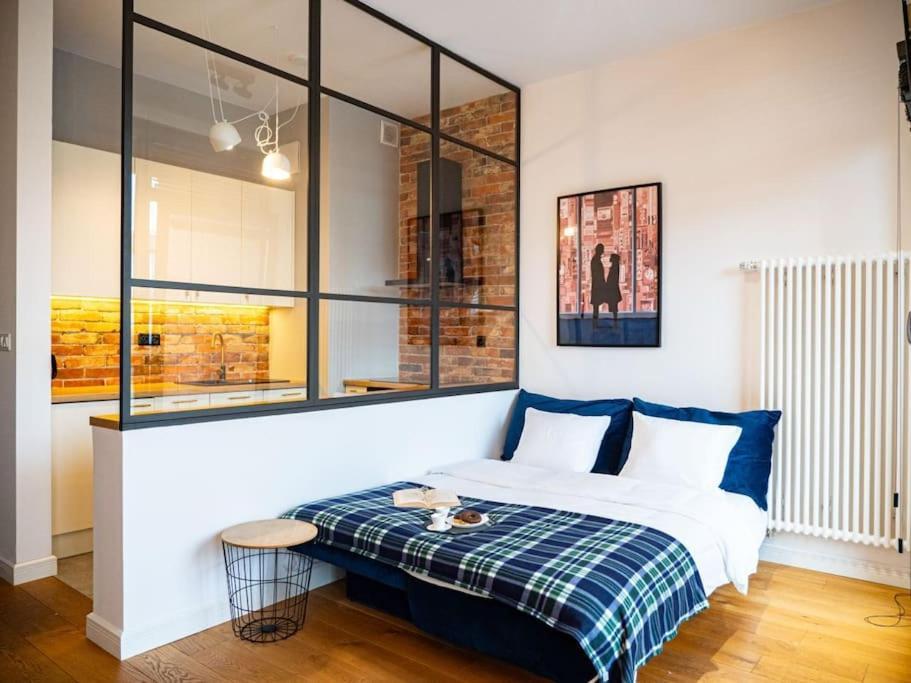 Chic Apartment In Historic Koneser Area Warsaw Ngoại thất bức ảnh