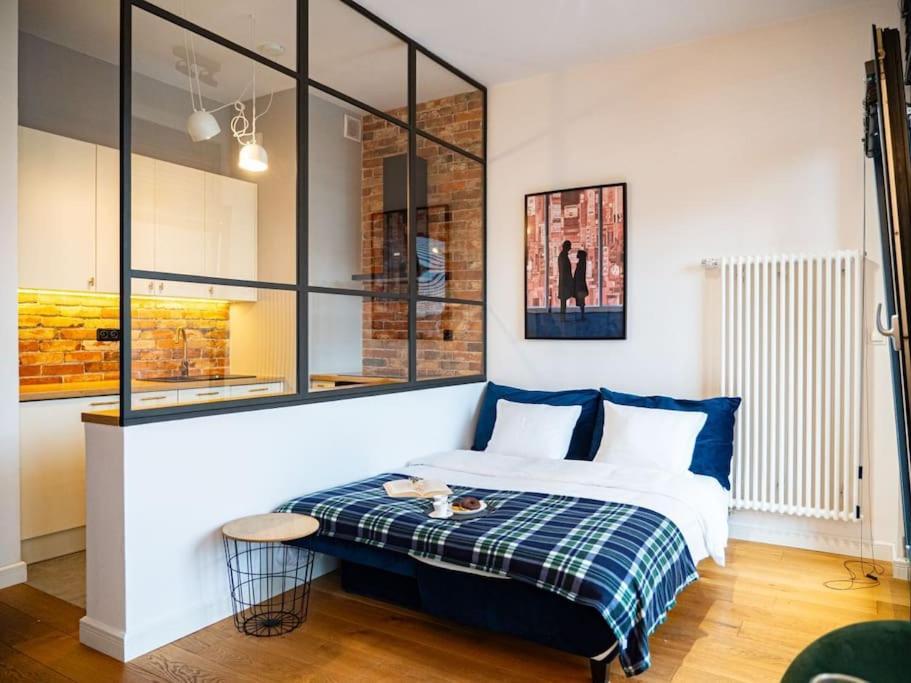 Chic Apartment In Historic Koneser Area Warsaw Ngoại thất bức ảnh