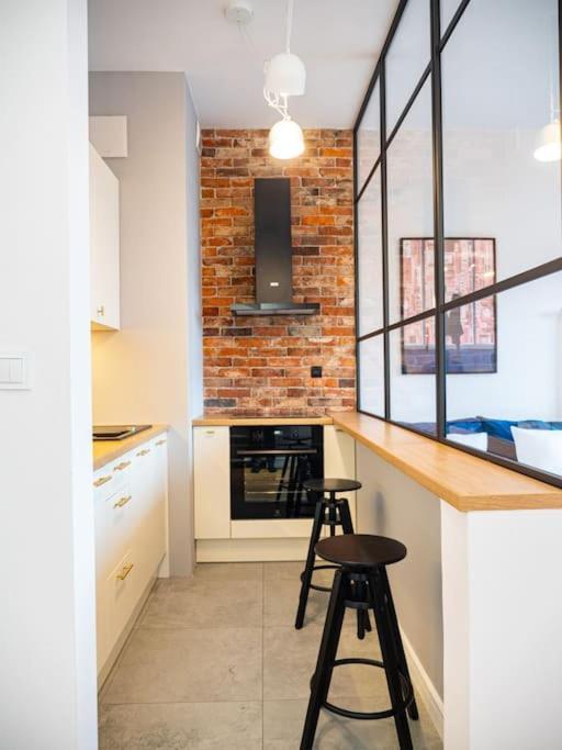 Chic Apartment In Historic Koneser Area Warsaw Ngoại thất bức ảnh