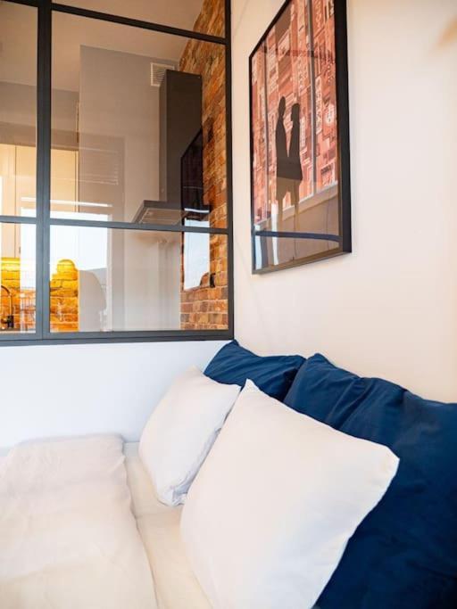 Chic Apartment In Historic Koneser Area Warsaw Ngoại thất bức ảnh