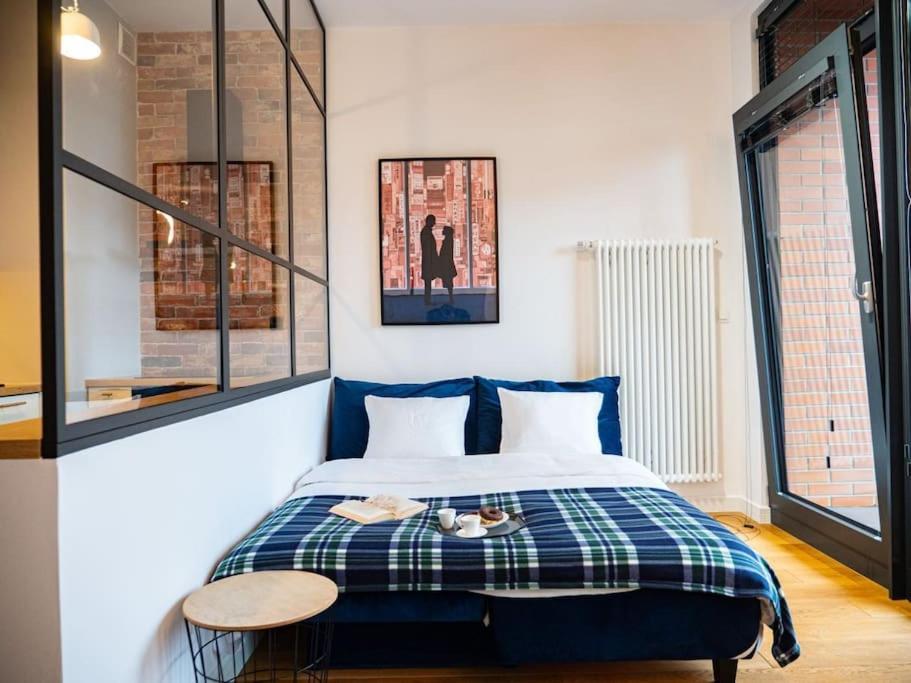 Chic Apartment In Historic Koneser Area Warsaw Ngoại thất bức ảnh