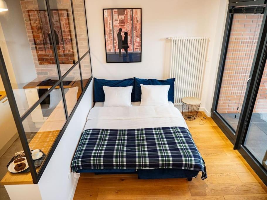 Chic Apartment In Historic Koneser Area Warsaw Ngoại thất bức ảnh